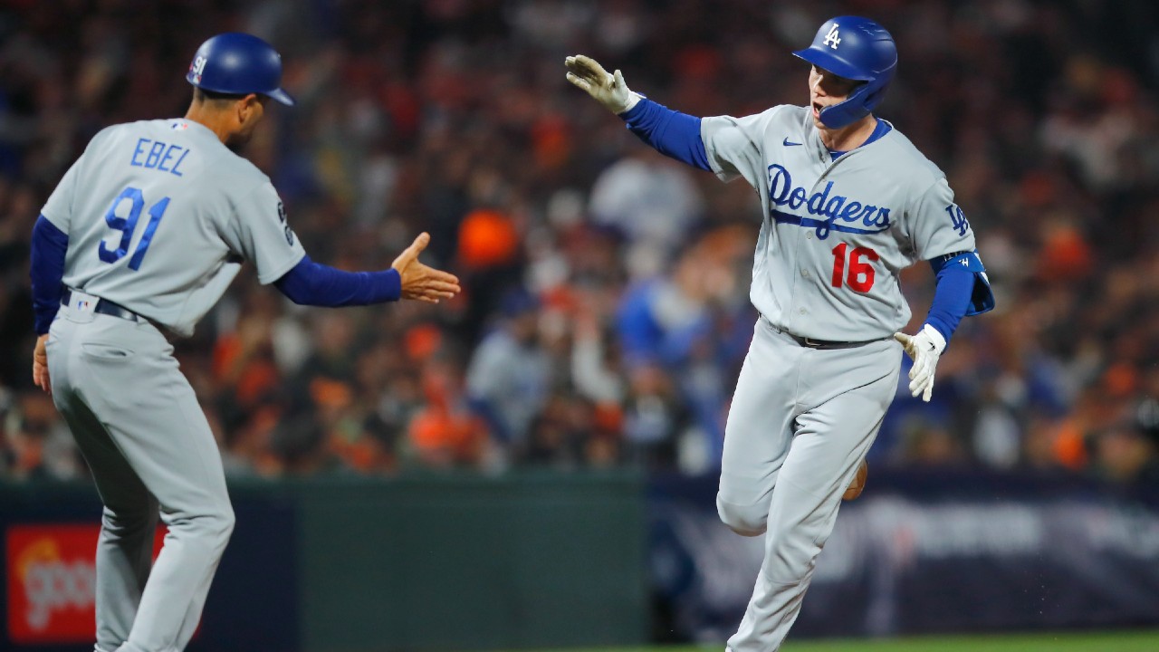 A.J. Pollock, Mookie Betts belt Dodgers to win over Giants 