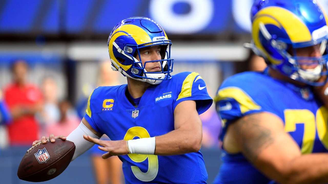 Stafford throws 3 TD passes, Rams edge Goff's Lions