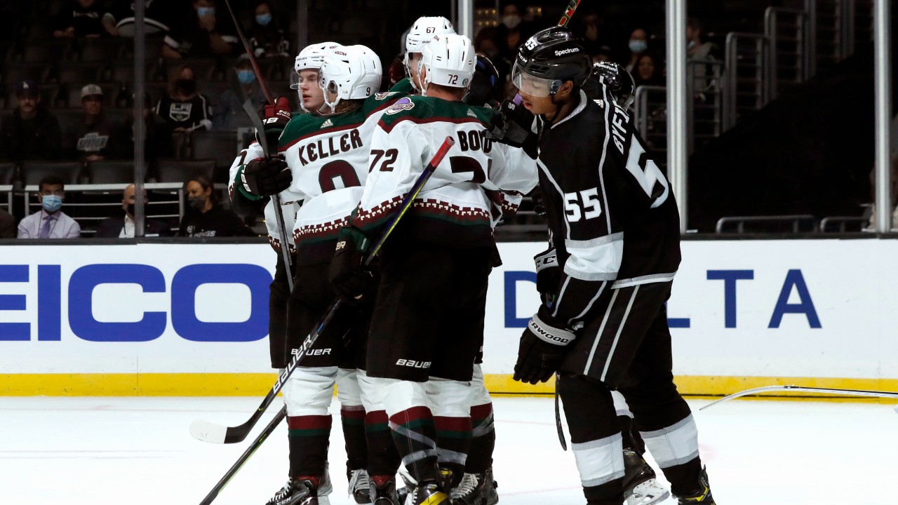 Kings’ Quinton Byfield helped off ice, linesman taken off on stretcher thumbnail