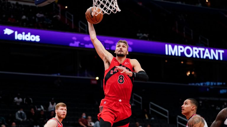 Toronto Raptors forward Sam Dekker (8). (Alex Brandon/AP) 