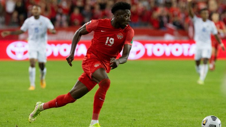 Canada's Alphonso Davies cuts in from the left wing before scoring against Panama' during second half World Cup qualifying action in Toronto on Wednesday, October 13, 2021. (Chris Young/CP)