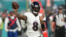 Ravens&#8217; Lamar Jackson suffers knee injury, not considered season-ending