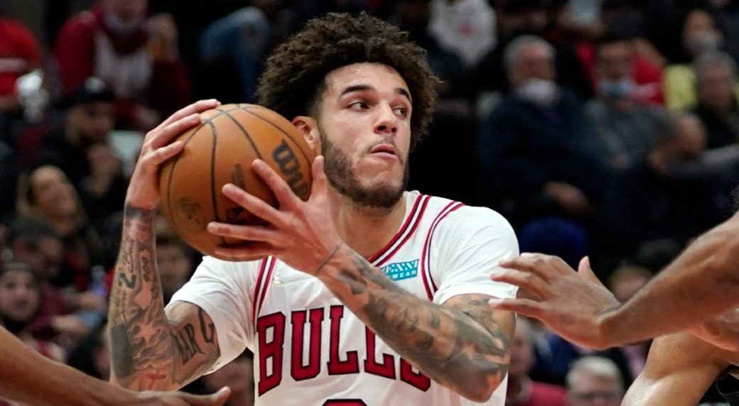Lonzo Ball expected to miss 2023-24 NBA season with Chicago Bulls