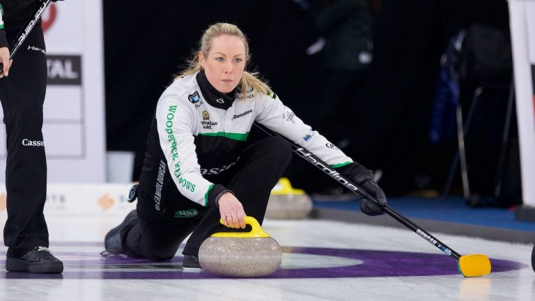 Hollie Duncan delivers a rock during the fourth draw of the Boost National on Nov. 2, 2021, in Chestermere, Alta. (Anil Mungal)