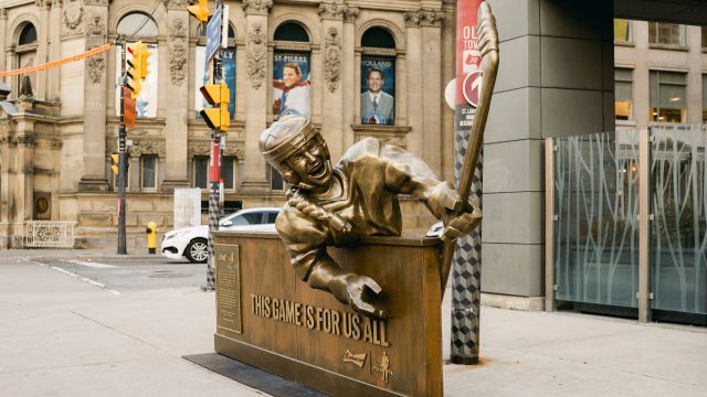 Hockey Hall of Fame unveils permanent statue of legendary Gordie
