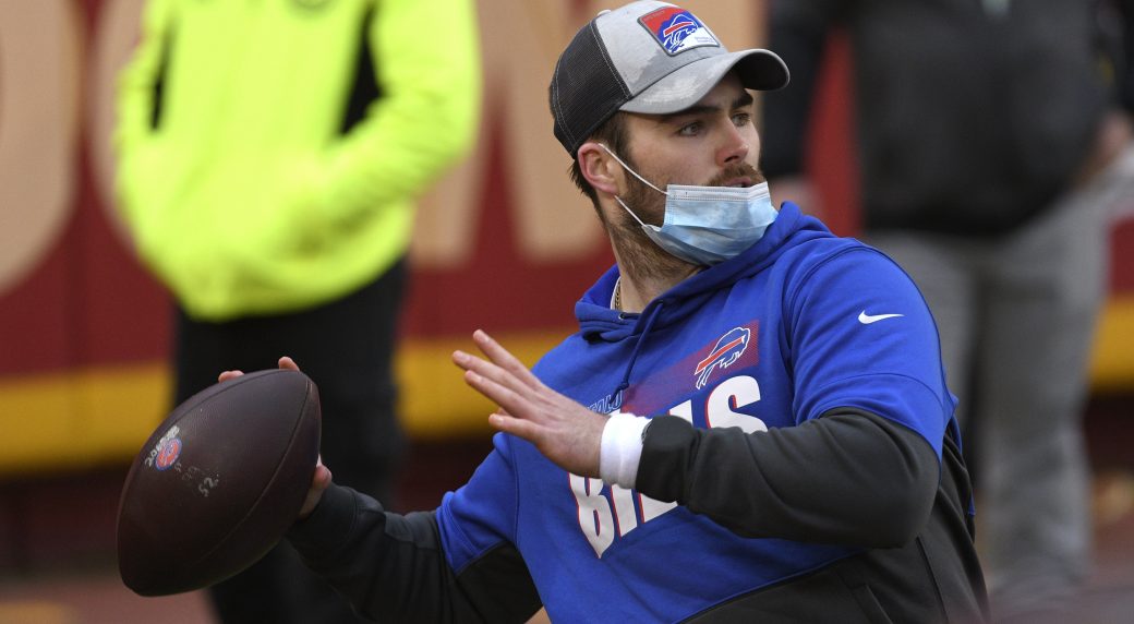 Giants starting QB up in air with Jones back at workout