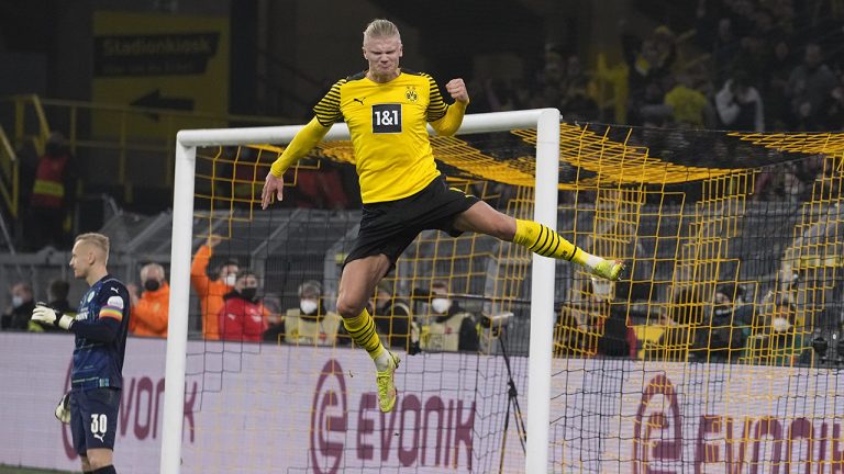 Dortmund's Erling Haaland celebrates his second goal during the German Bundesliga soccer match between Borussia Dortmund and Greuther Fuerth. (Martin Meissner/AP)