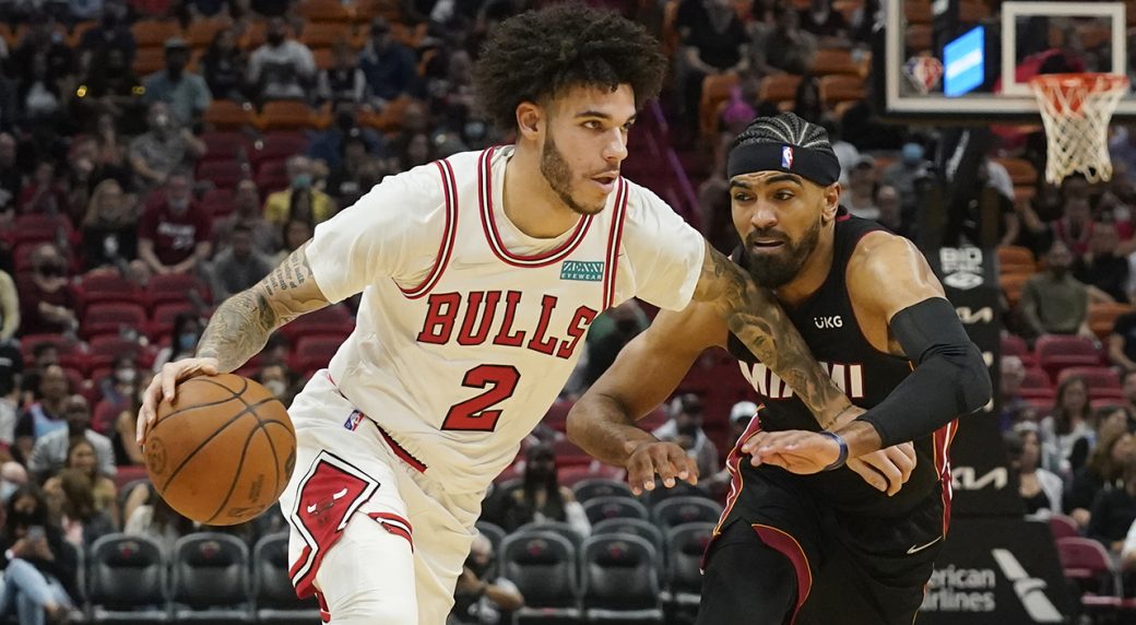 Técnico do Bulls dá atualização sobre Lonzo Ball