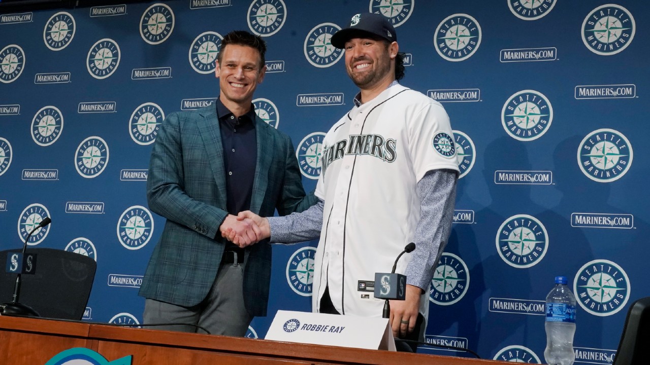 Robbie Ray contract: Mariners reel in an ace to keep pace in AL West -  Sports Illustrated