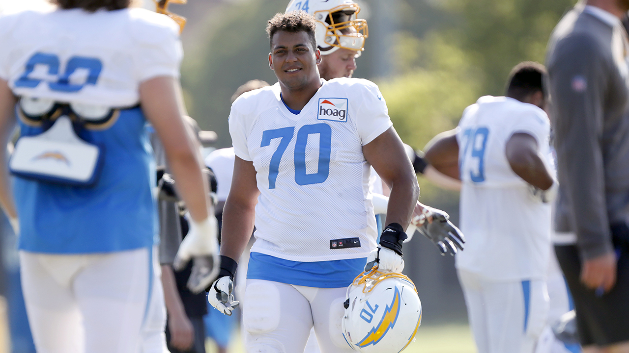 Chargers LT Rashawn Slater Out For 2022 With Torn Biceps 