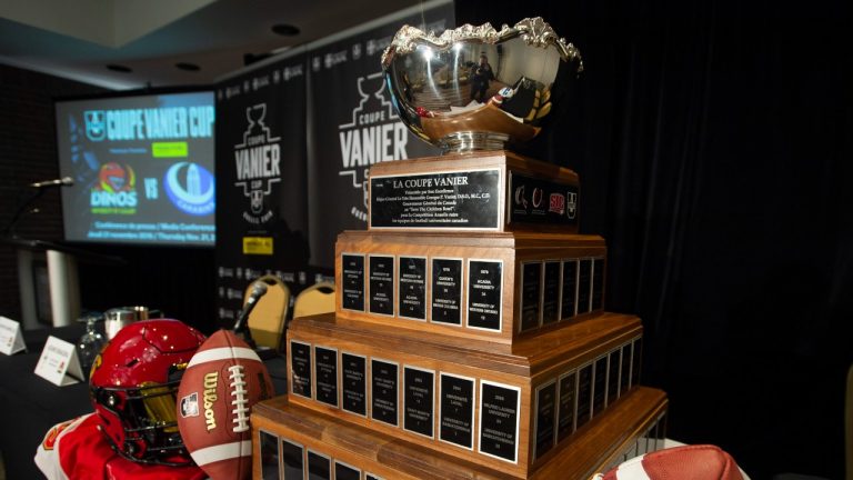 The Vanier Cup. (Jacques Boissinot/THE CANADIAN PRESS)
