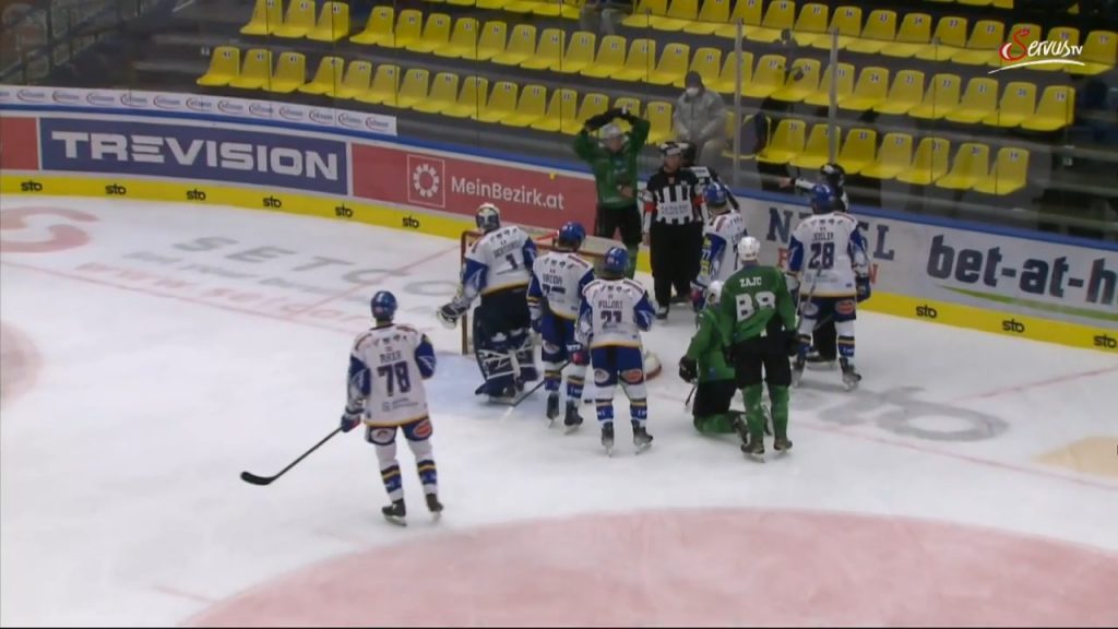 SaskTel Centre erupts in Saskatoon Blades first postseason win at