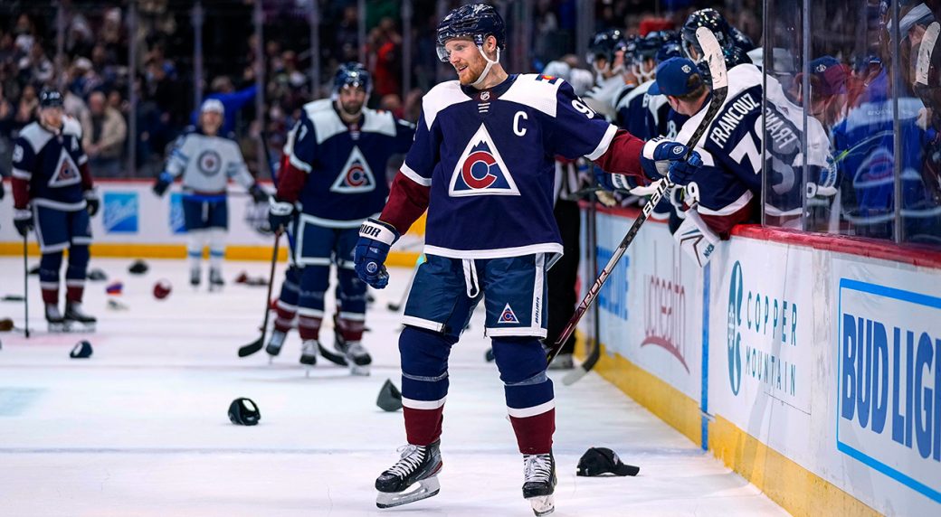 Landeskog's hat trick leads Avalanche to lopsided win over Jets
