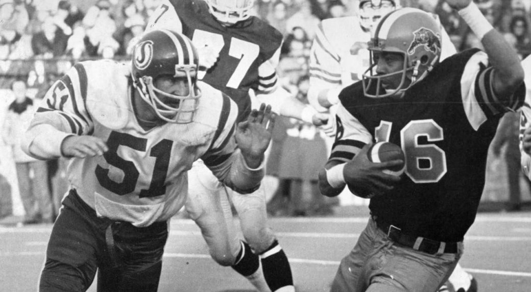 Former CFL QB Ealey named for induction into College Football Hall of Fame