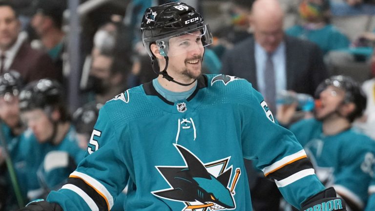 San Jose Sharks defenceman Erik Karlsson looks on during the third period against the Los Angeles Kings during an NHL hockey game in San Jose, Calif., Monday, Jan. 17, 2022. (Darren Yamashita/AP)