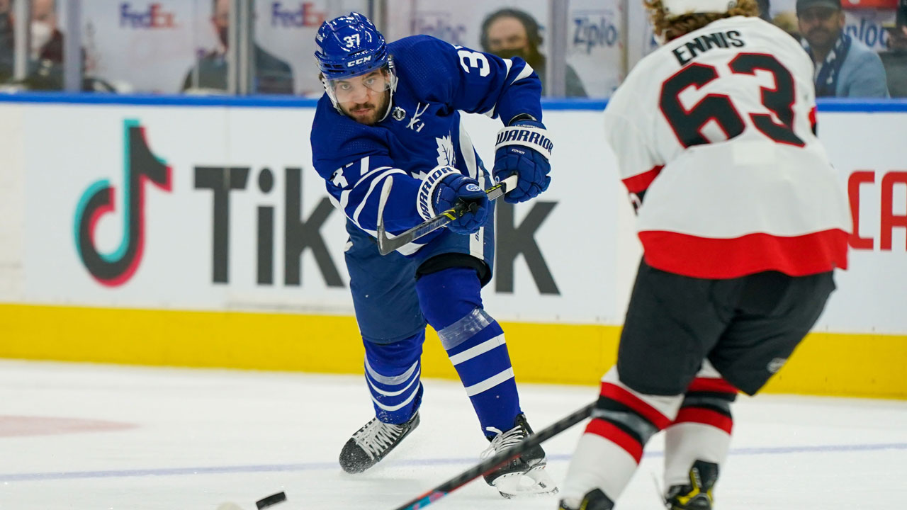 Maple Leafs reward Timothy Liljegren with extension after breakout season