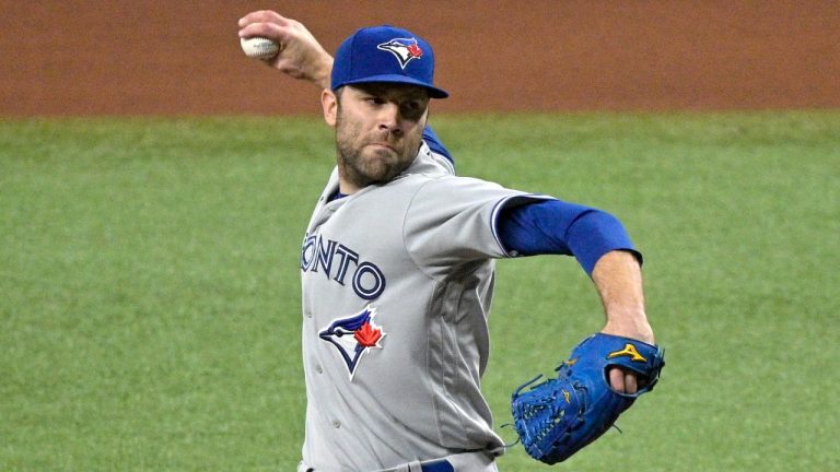 Toronto Blue Jays relief pitcher David Phelps throws during the seventh inning of the team's baseball game against the Tampa Bay Rays, Friday, April 23, 2021, in St. Petersburg, Fla. (Phelan M. Ebenhack/AP)