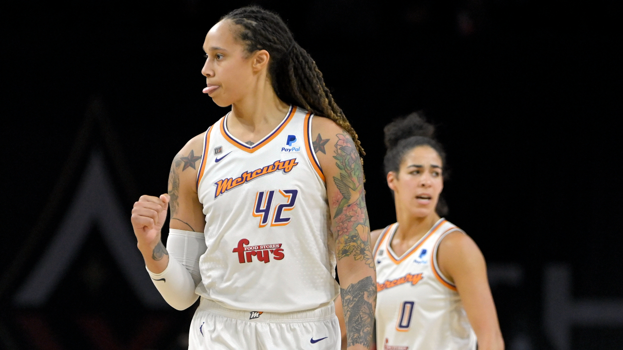 WNBA Roundup: Hayes, Howard power Dream to win over Aces