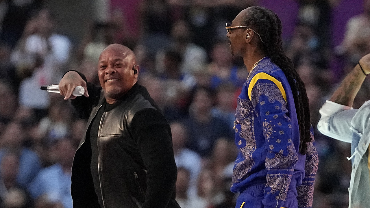 Super Bowl Halftime Show 2022: Twitter Reacts To Dr. Dre, Snoop