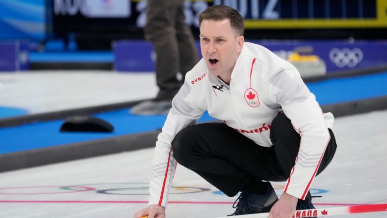 Canada's Brad Gushue edges Norway to improve to 2-0 in Olympic curling -  Sportsnet.ca