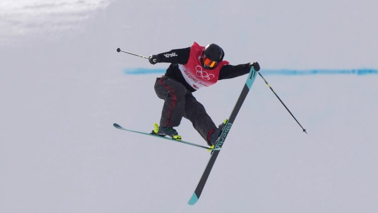 Canada's Max Moffatt competes during the men's slopestyle qualification at the 2022 Winter Olympics, Tuesday, Feb. 15, 2022, in Zhangjiakou, China. (Francisco Seco/AP Photo)