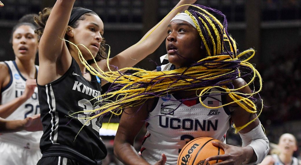 March Madness 2022 scores: UConn, NC State, Louisville and Michigan advance  to women's Elite Eight 