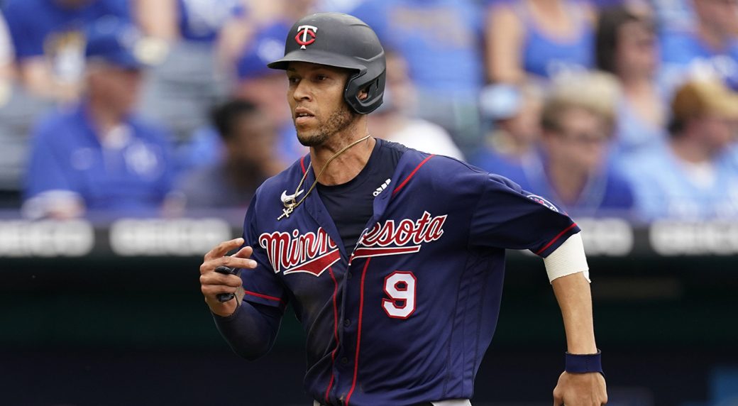 Shortstop Andrelton Simmons makes first start with Cubs to open