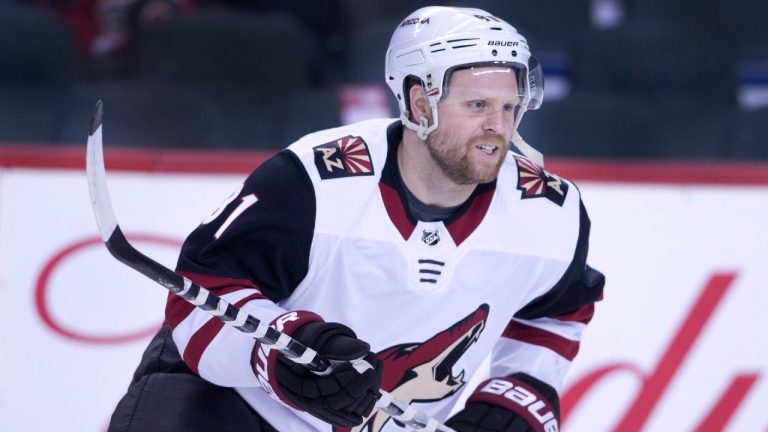 Arizona Coyotes forward Phil Kessel. (Larry MacDougal/CP)