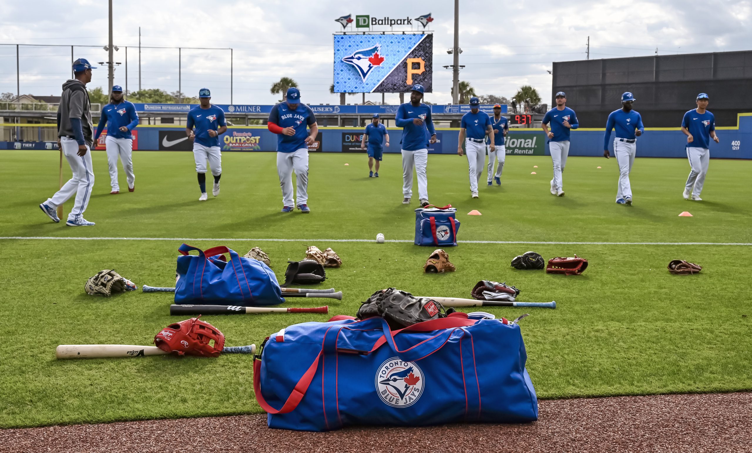 Toronto Blue Jays Release Updated 2022 Spring Training Schedule - Sports  Illustrated Toronto Blue Jays News, Analysis and More