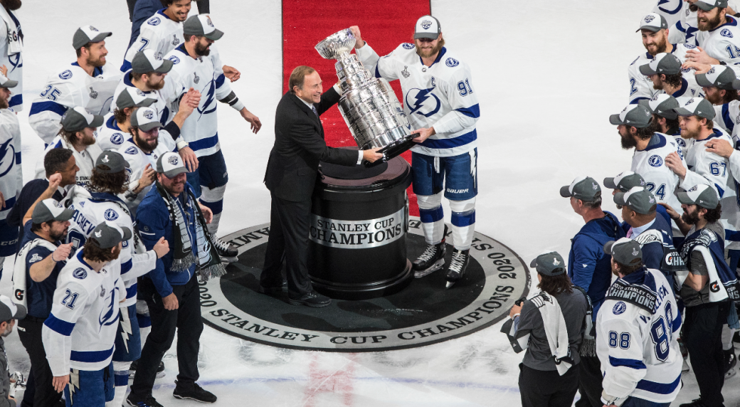 Russian star celebrates in style after Stanley Cup glory (VIDEO) — RT Sport  News