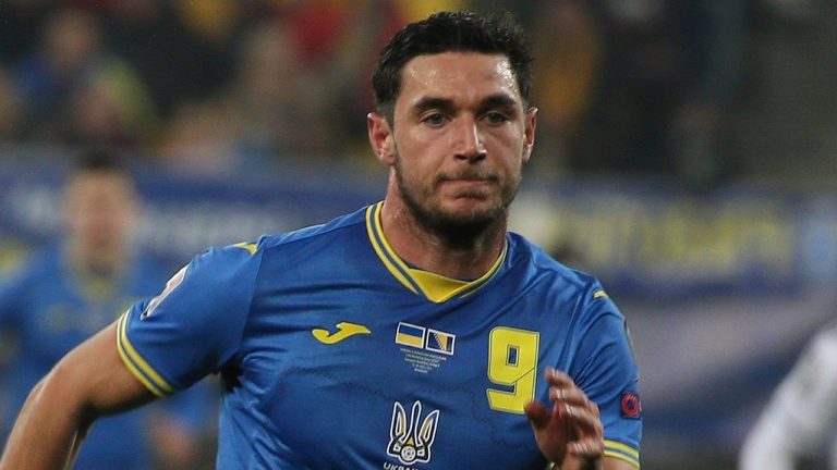 Ukraine's Roman Yaremchuk chases the ball during the World Cup 2022 group D qualifying soccer match between Ukraine and Bosnia and Herzegovina at the Lviv Arena stadium in Lviv, Ukraine, Tuesday, Oct. 12, 2021. (Evgeny Kraws/AP Photo)