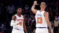 Barrett scores 28 points as Knicks hold off Bulls for 4th straight win