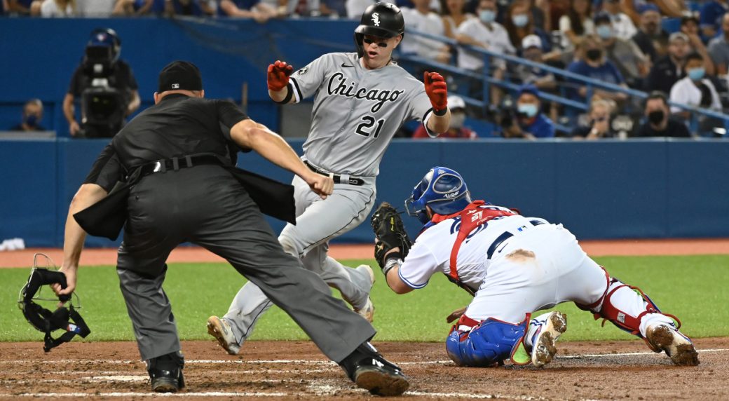 Blue Jays: Potential options if Alejandro Kirk heads to the injured list