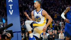 Curry scores 34 points off bench, Warriors lead Nuggets 2-0