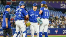 Home-field disadvantage? Blue Jays rally fizzles after young fans run on field