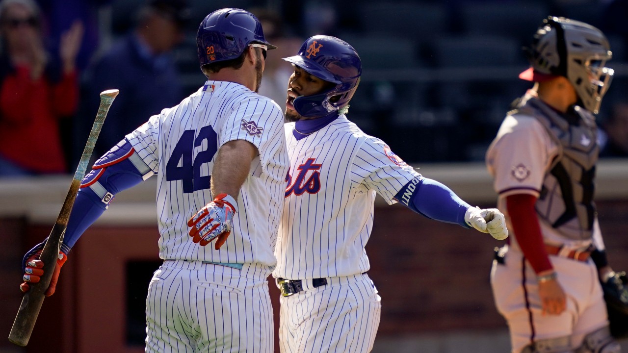 Ty France has walk-off hit in opener vs. Astros