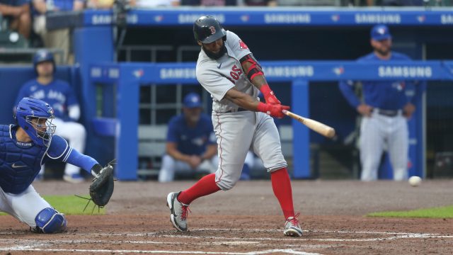 White Sox's Tim Anderson suspended one game for making obscene gesture  toward fans vs. Guardians 