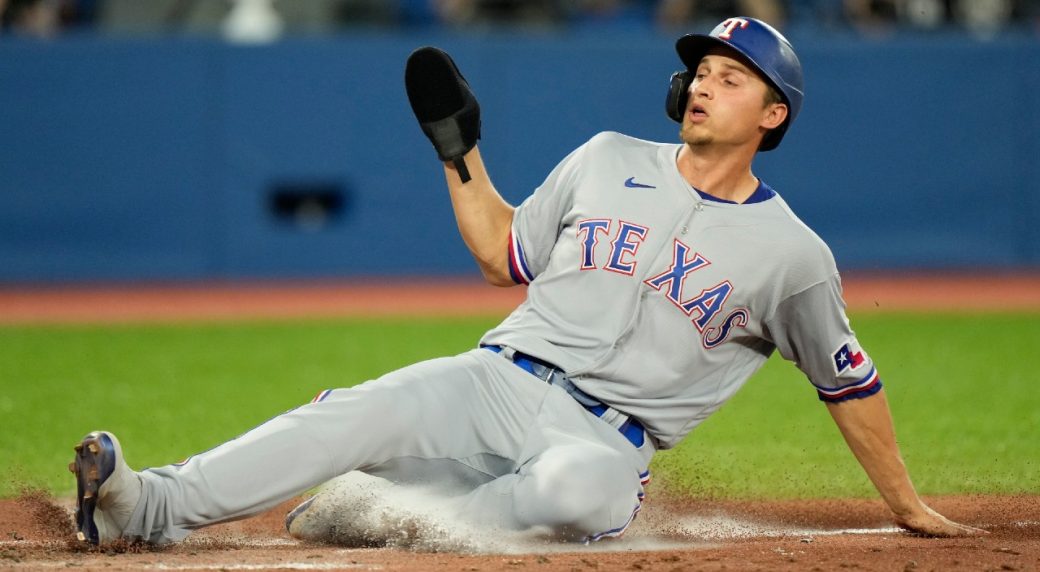 Rangers All-Star SS Corey Seager leaves game vs. Dodgers after hurting hand