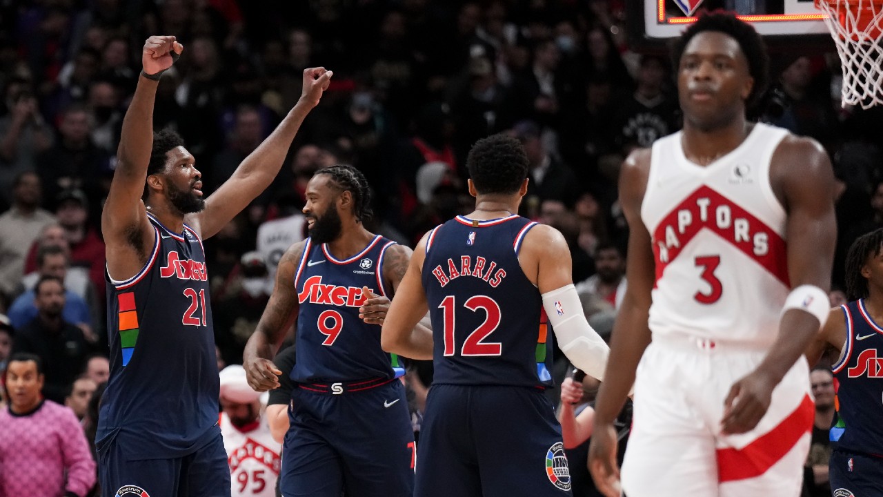 Kawhi Leonard shot: Best photos of buzzer beater vs. Sixers - Sports  Illustrated