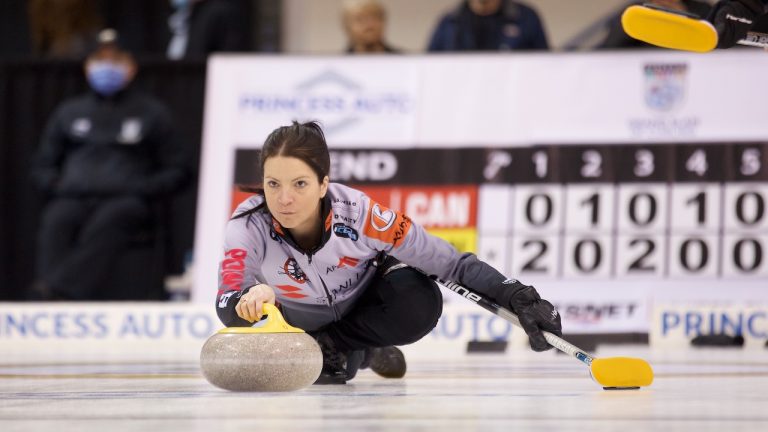 Kerri Einarson shoots a stone during the second draw of the Princess Auto Players' Championship on April 12, 2022, at Mattamy Athletic Centre. (Anil Mungal)