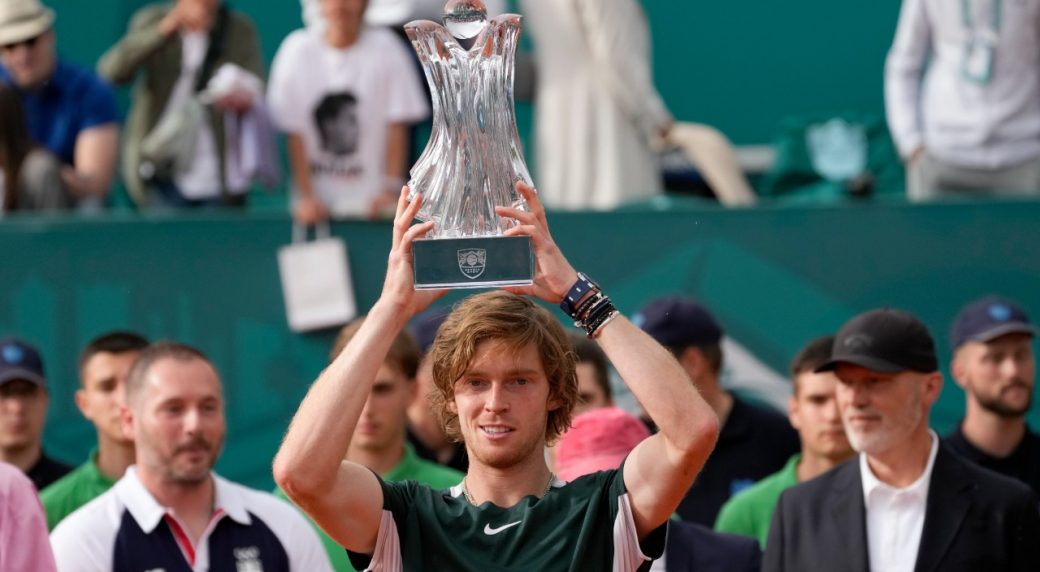 Andrey Rublev wins 2022 Dubai Tennis Championship