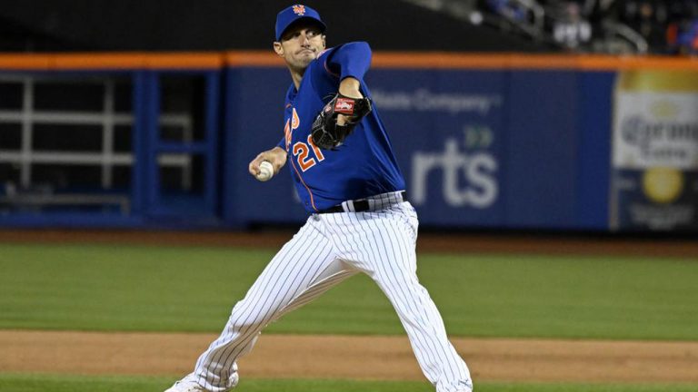 New York Mets starting pitcher Max Scherzer delivers to a San Francisco Giants batter during the second inning of the second game of a baseball doubleheader. (Bill Kostroun/AP)