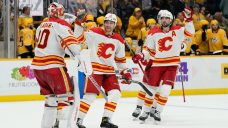 Lindholm scores OT winner as Flames complete comeback over Predators