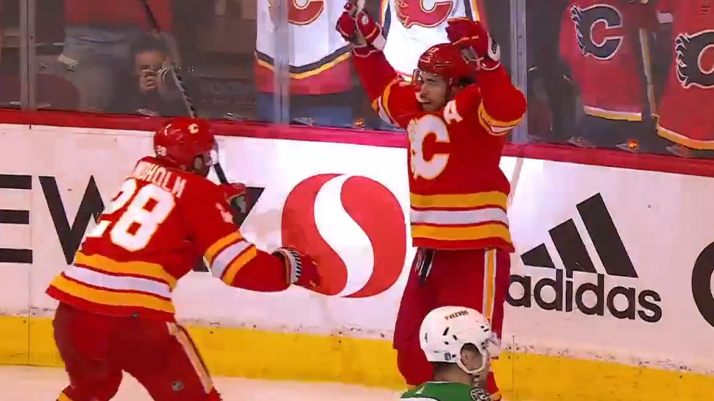 Johnny Gaudreau helps Calgary Flames beat Dallas Stars in shootout 