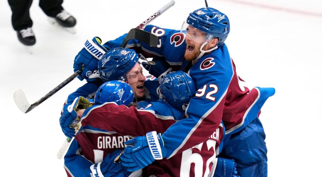 Manson of Avalanche scoort eerste NHL-playoffgoal in verlenging