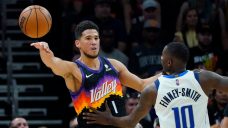 Ayton, Booker lead top-seeded Suns past Mavericks in Game 1