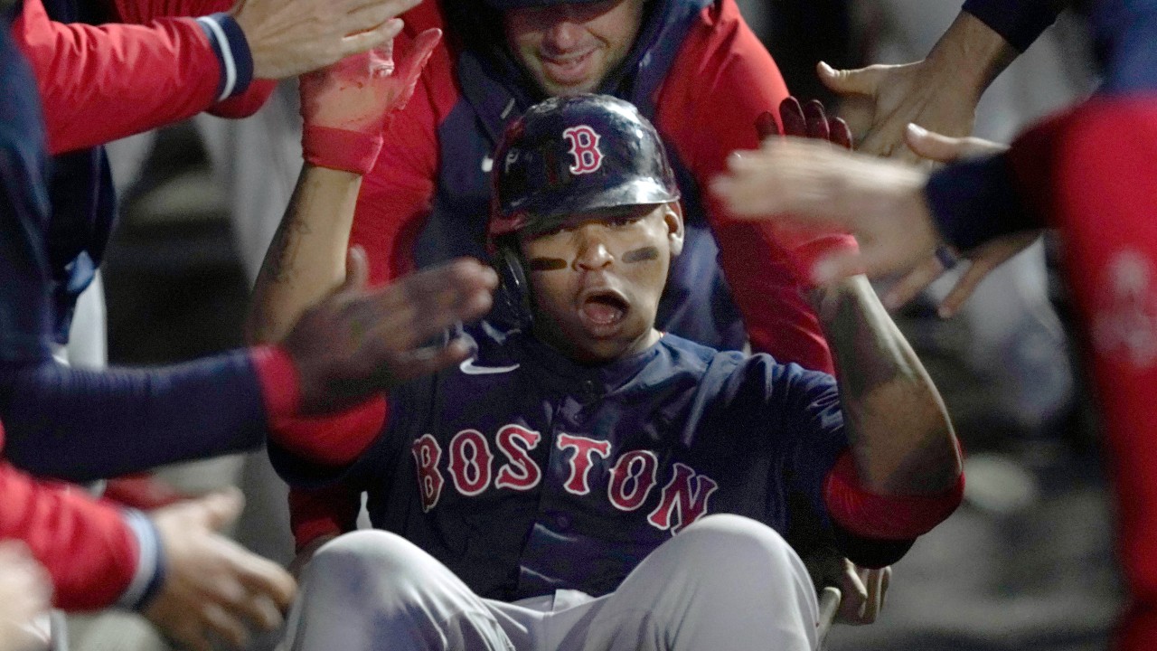 Devers hits 20th home run and Red Sox beat Blue Jays 7-6 to spoil