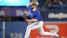 Manoah can&#8217;t convince Blue Jays to let him go for complete game in win vs. Reds