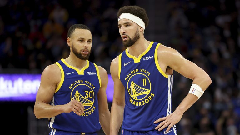 Golden State Warriors guard Stephen Curry (30) and guard Klay Thompson (11). (Jed Jacobsohn/AP)