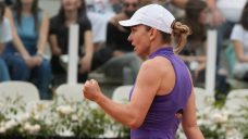 Halep experiences panic attack during French Open match